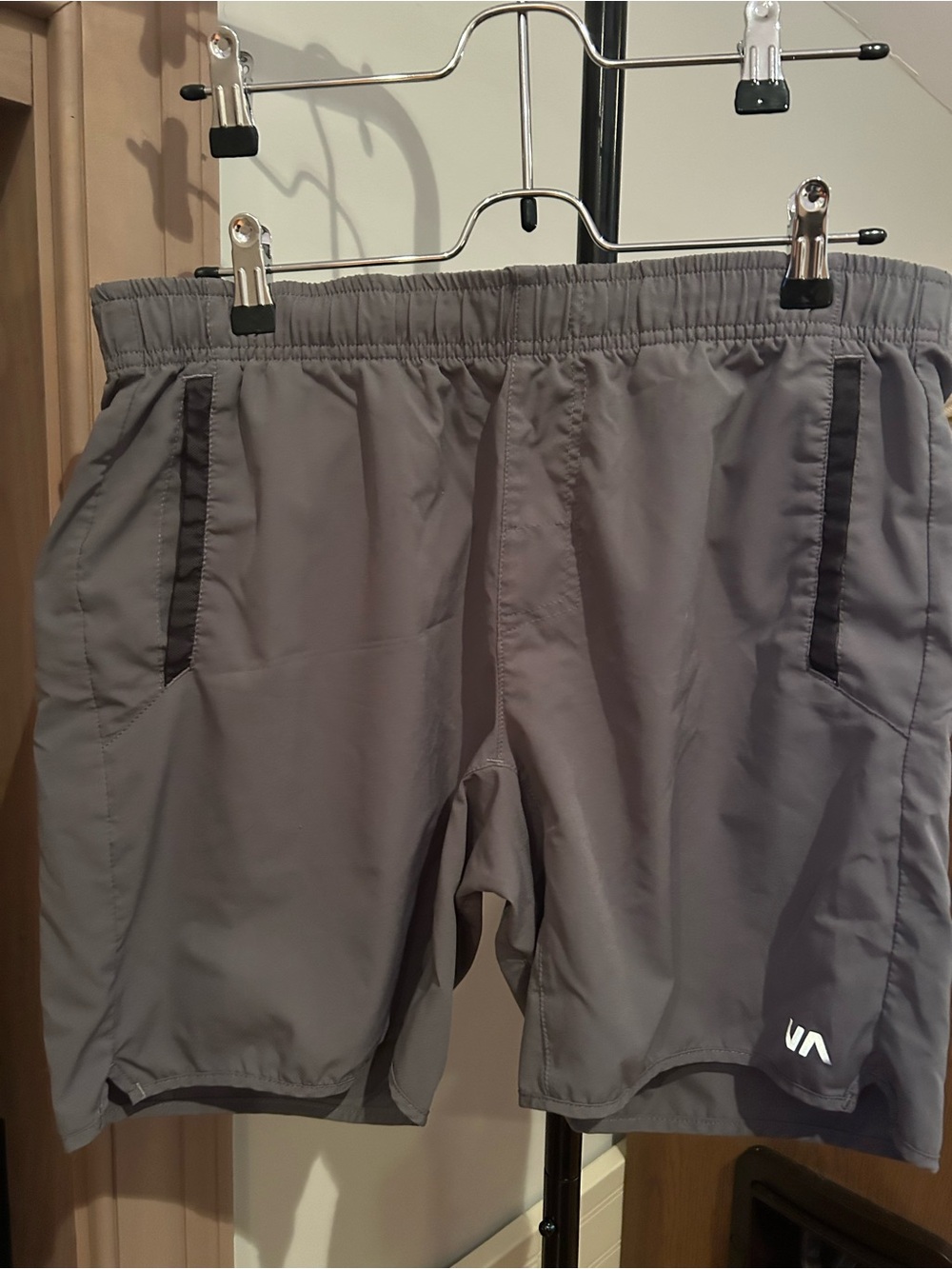 RVCA Men's Yogger Athletic Shorts Light Gray Size Medium